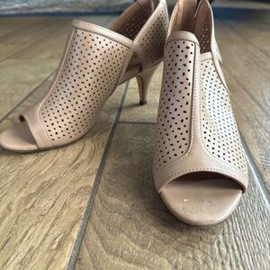 Zip Heels